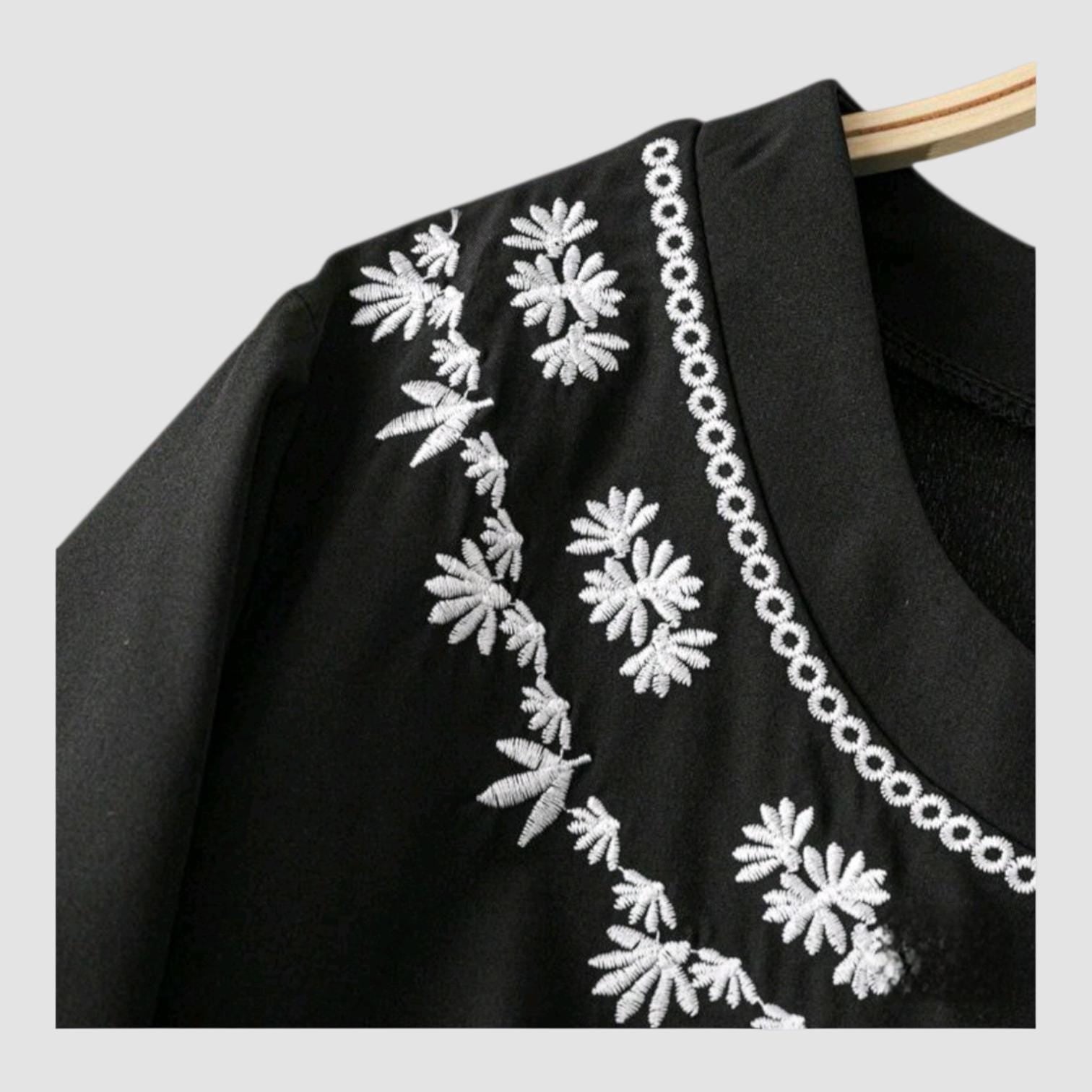 Plus Size 18 (3XL) Boho Black & White Embroidery Top, Casual or Dress Loose Flowy Hippie Style